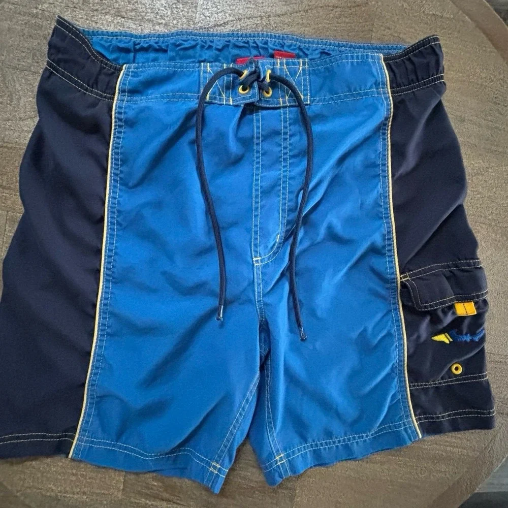 Mossimo Supply Co. Swim trunks board shorts. Size Small‎
